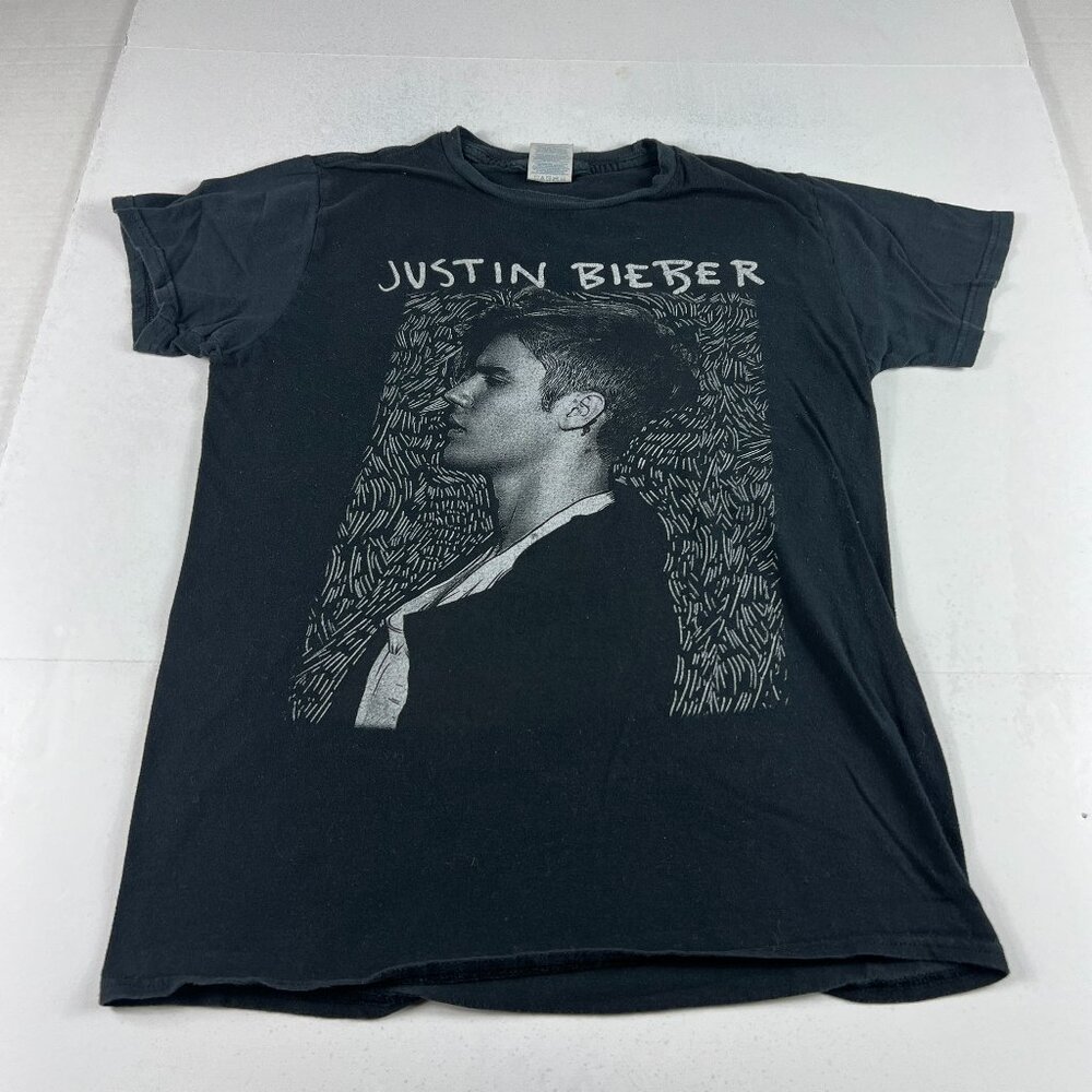 2016 Justin Bieber Purpose World Tour Shirt Small Black Faded Short Sleeve Tee